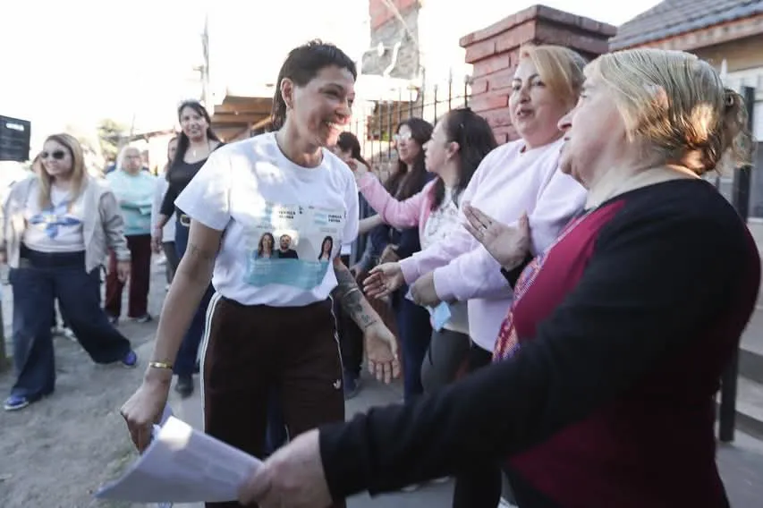 MAYRA SUPERVISÓ LOS AVANCES DE LAS OBRAS DE ASFALTOS EN EL BARRIO SANTA LUCÍA DE QUILMES OESTE FINANCIADAS CON FONDOS 100% MUNICIPALES 2