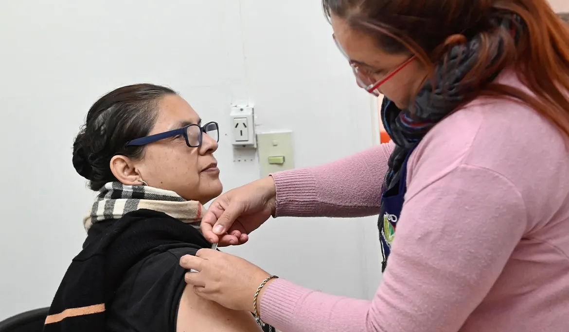 CAMPANA-DE-VACUNACION-ANTIGRIPAL-EN-EL-MUNICIPIO-DE-ESTEBAN-ECHEVERRIA