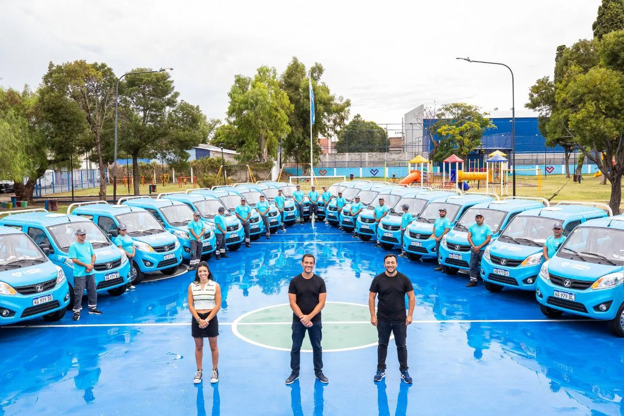 Lanús Gobierno incorporó 18 camionetas nuevas para seguir fortaleciendo los servicios públicos